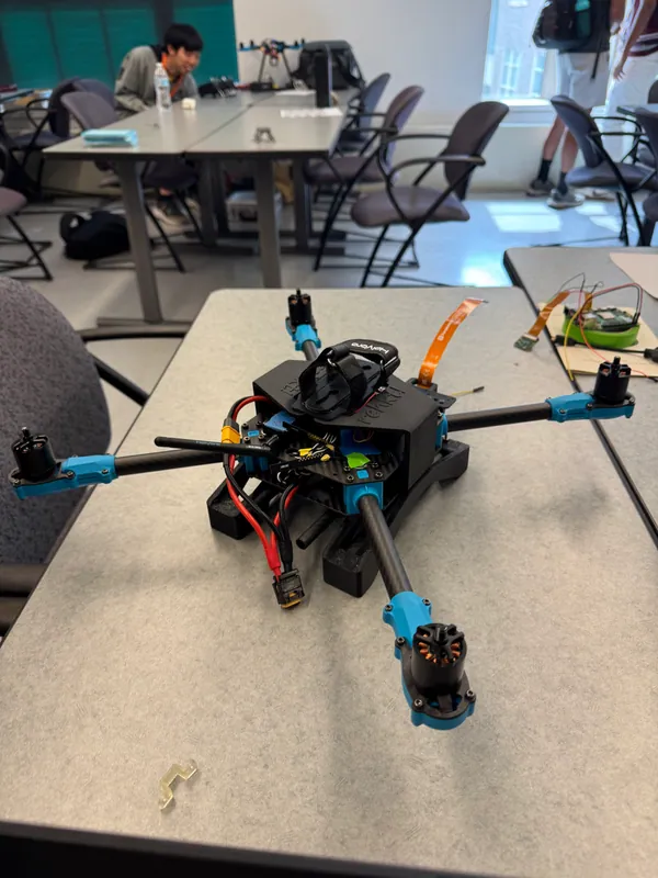 The same build from above, low on the printed landing gear mounts