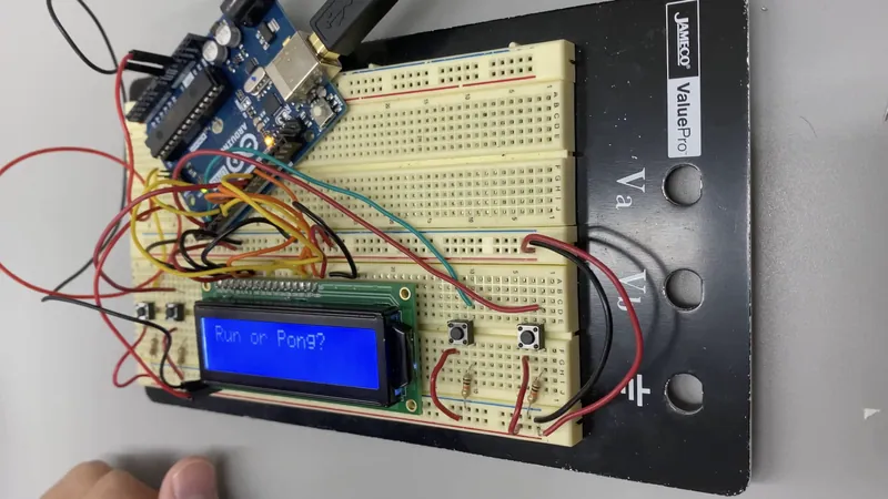 The menu on the final board: "Run or Pong?"