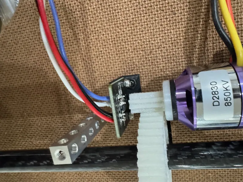 Version one: the MT6701 board facing the end of the motor shaft, on the D2830 850KV