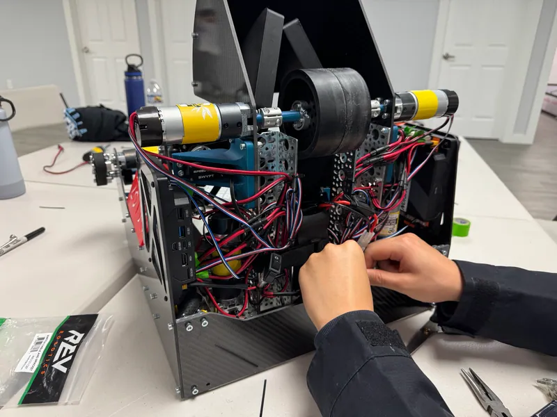 Wiring V1: the flywheel pair with a motor on each end of the axle