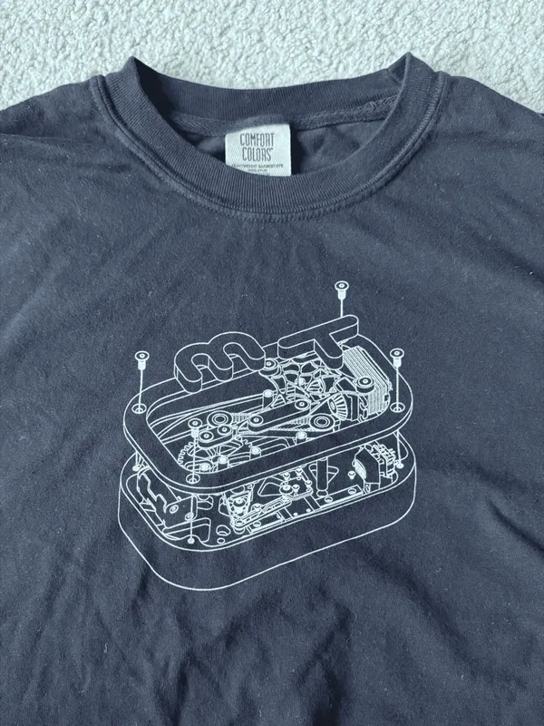 The printed shirt: the same exploded view as white line art